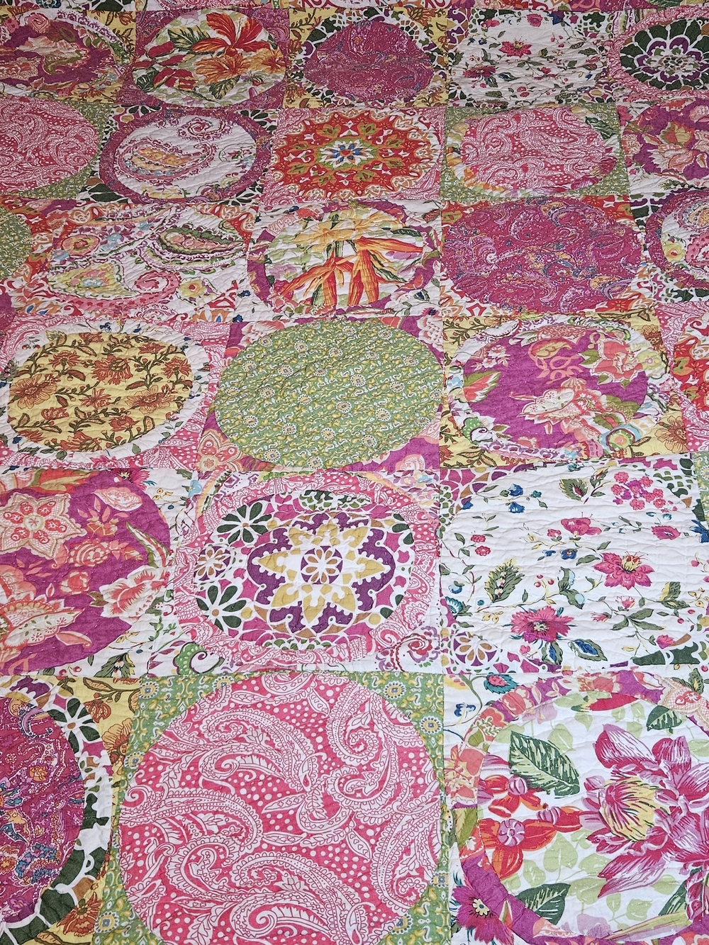 Vibrant Pink & Green Floral Circle Patch Kanta Quilt.